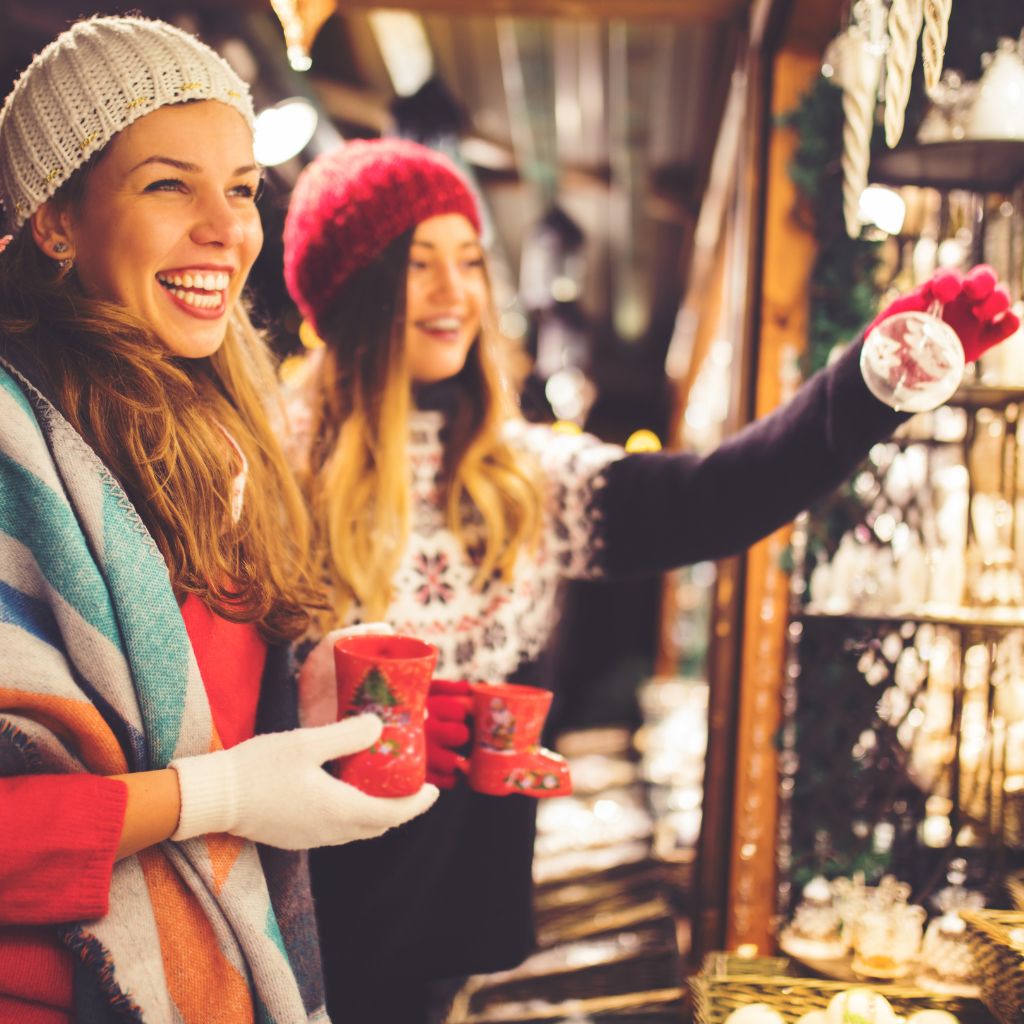 Betoverende Vriendinnenuitjes: Feestdagen vol Liefde